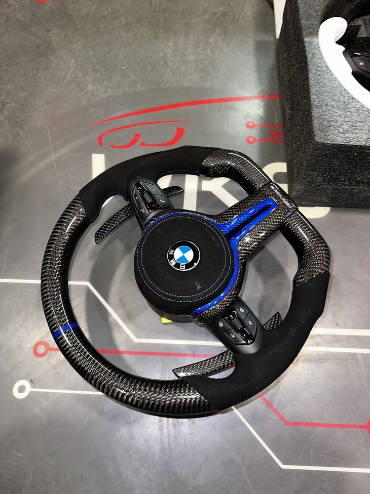 Volan BMW M ALCANTARA / CARBON / Vibratii / Incalzire /DISTRONIC