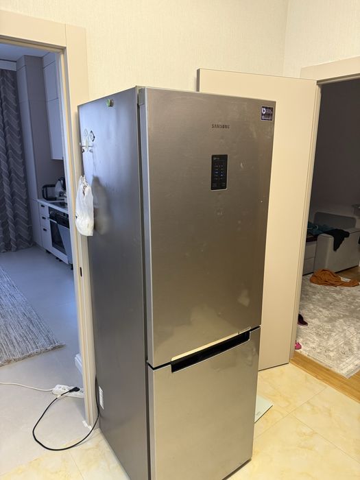 Продаю холодильник SAMSUNG
