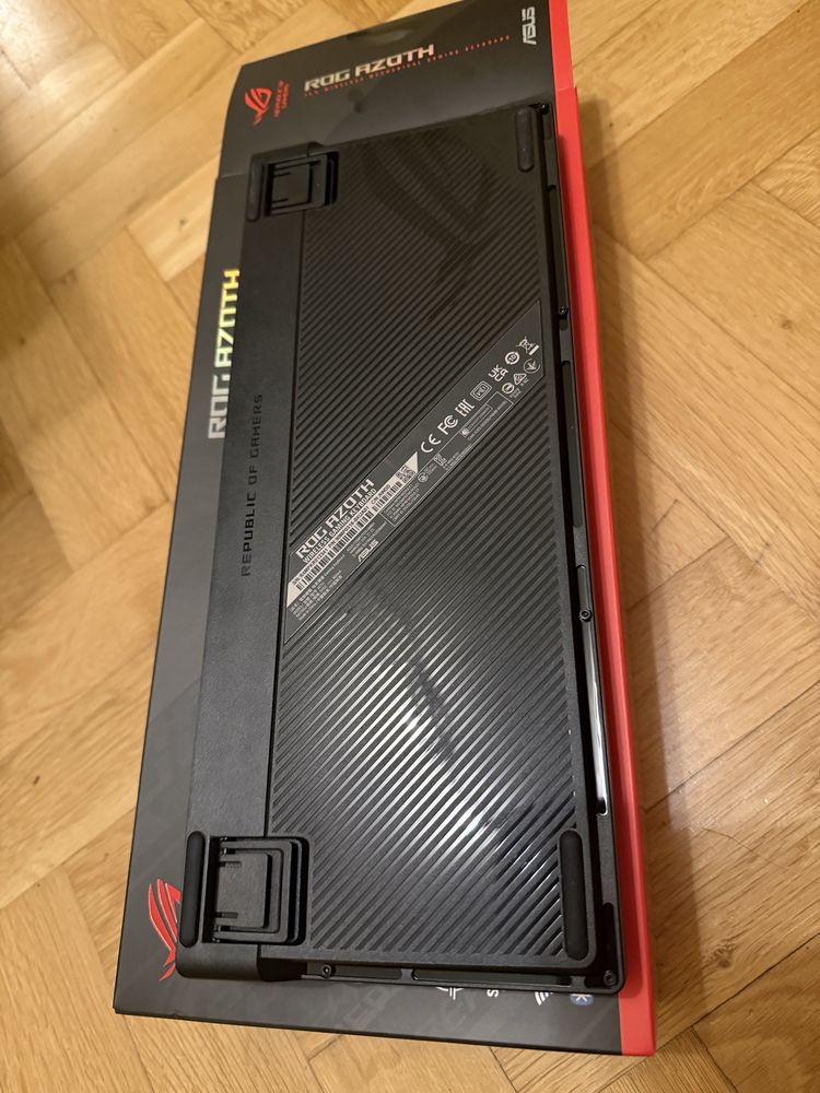 Asus ROG Azoth.