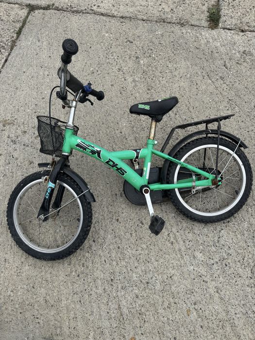 Vând bicicletă pentru copii de vârstă 4-5 ani