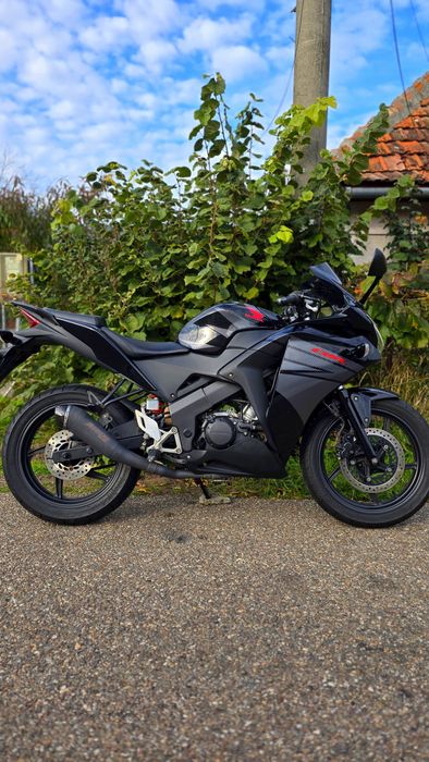 HONDA CBR125R Impecabil, An 2015, Tobă Sport Radical, Parbriz Fumuriu