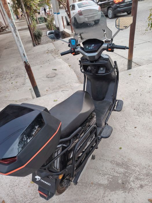 Skuter drongo m11 sotiladi