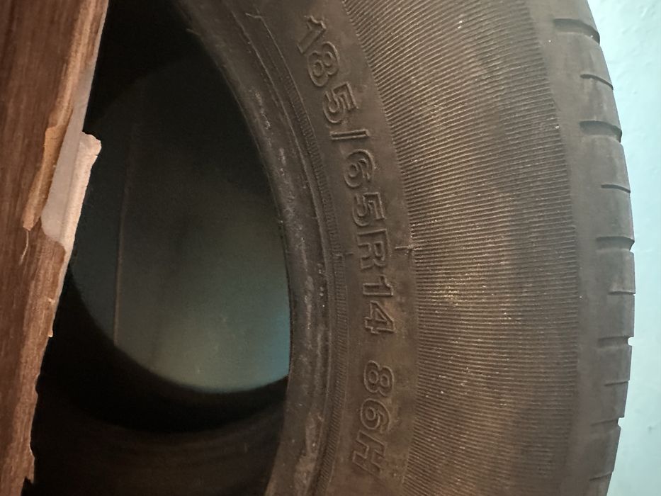 Продам 2 балона шины лето
