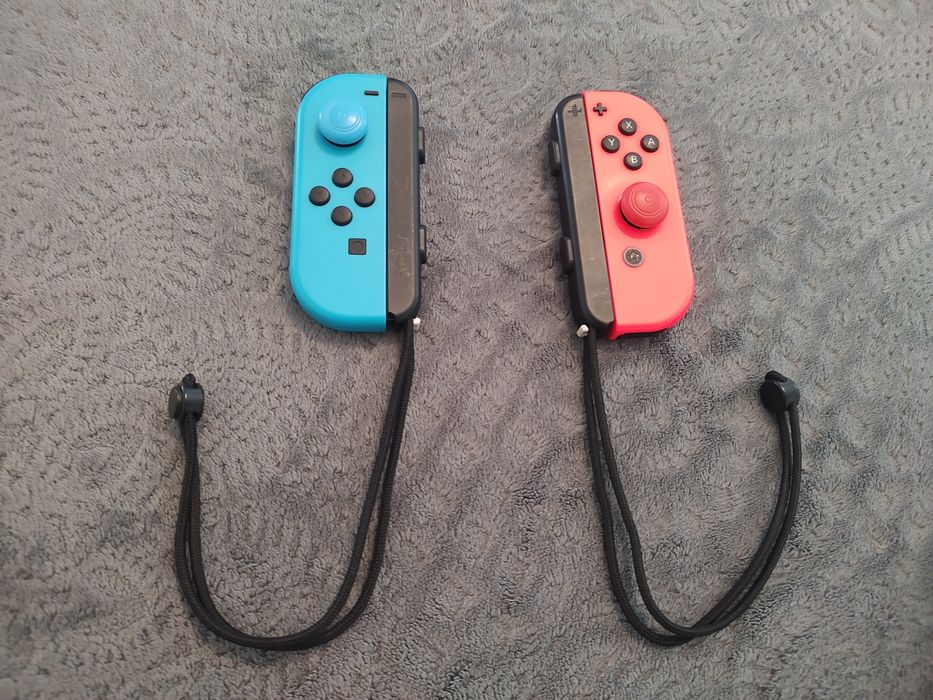 Nintendo switch + cutie de transport și card microSD de 256gb