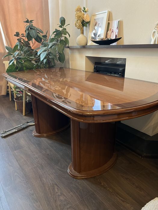 Продам раздвижной обеденный стол