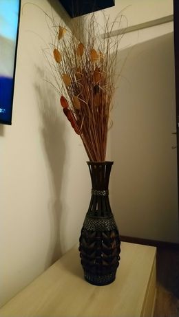 Vază împletită ratan cu ornament