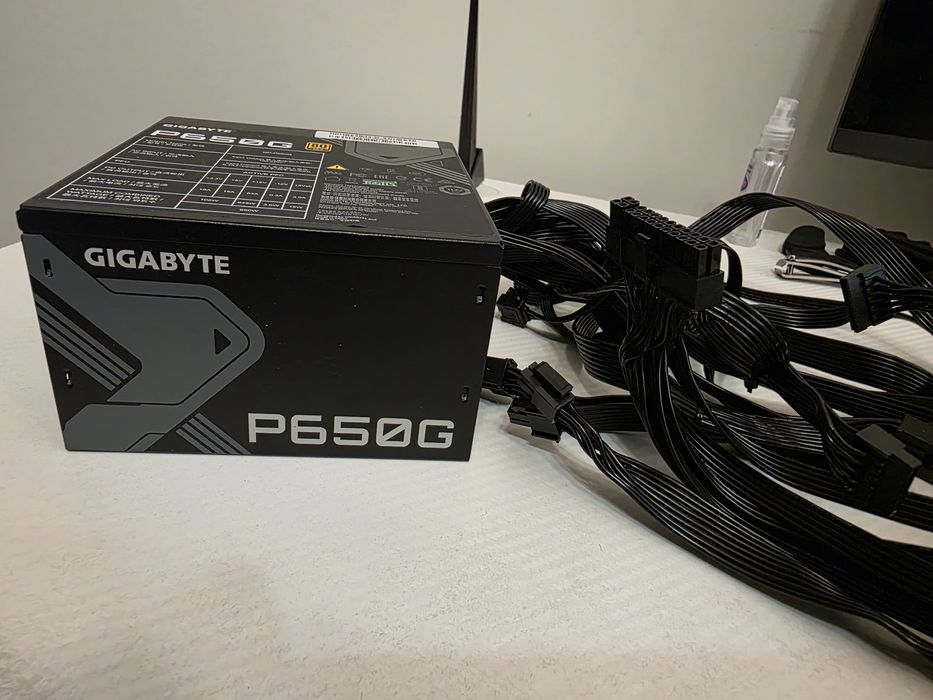 Блок питания GIGABYTE P650G — 650W, 80+ Gold