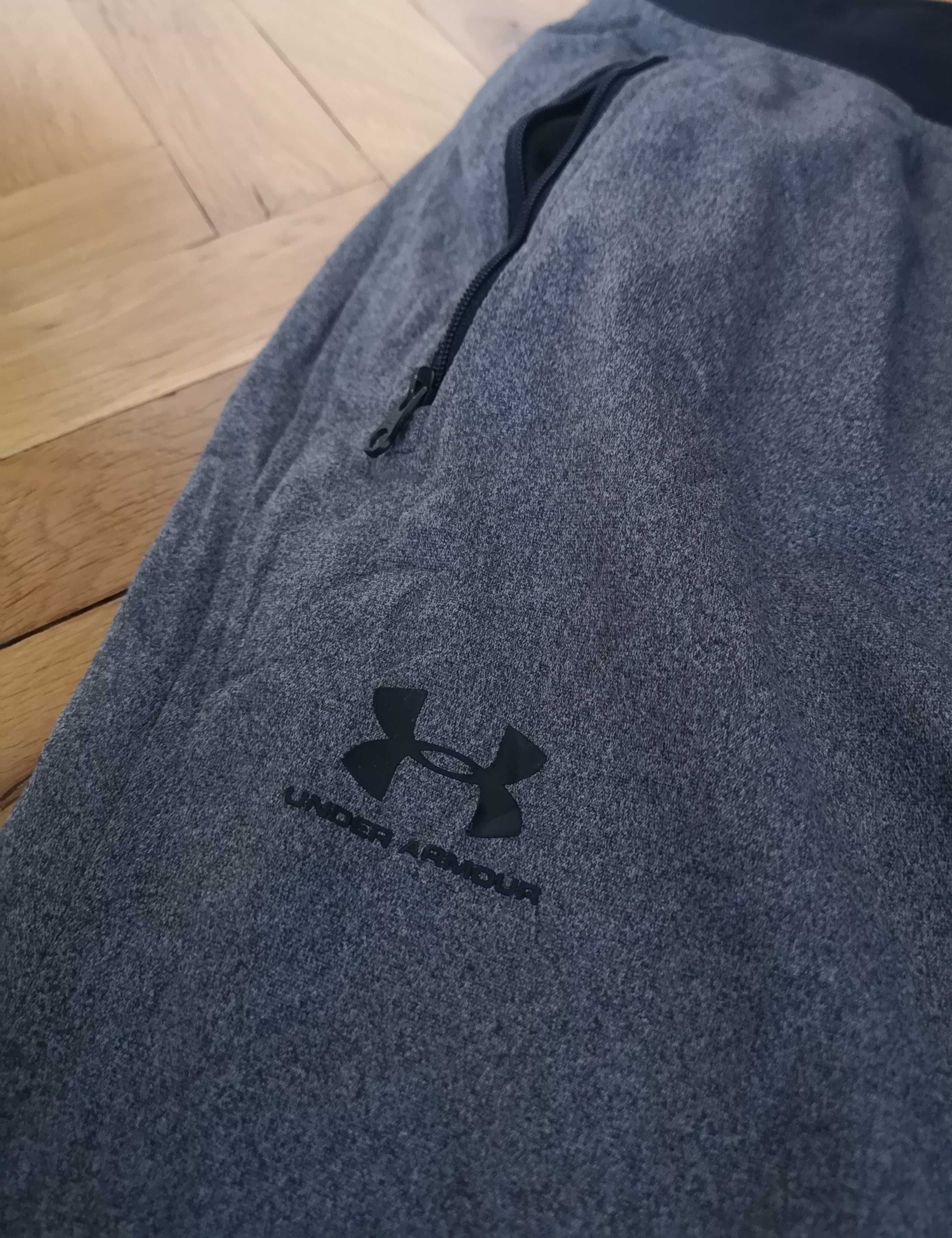 Оригинални мъжки долнища Under Armour размер S