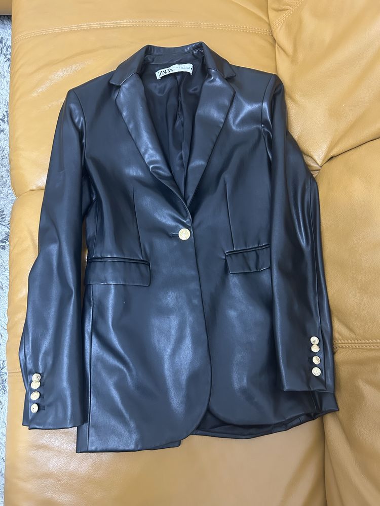 Дамско кожено сако от изкуствена кожа Zara