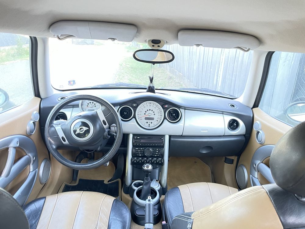 Mini Cooper Avariat