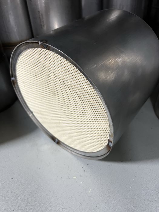 Катализатор Сажевый фильтр для дизельного автомобиля новый