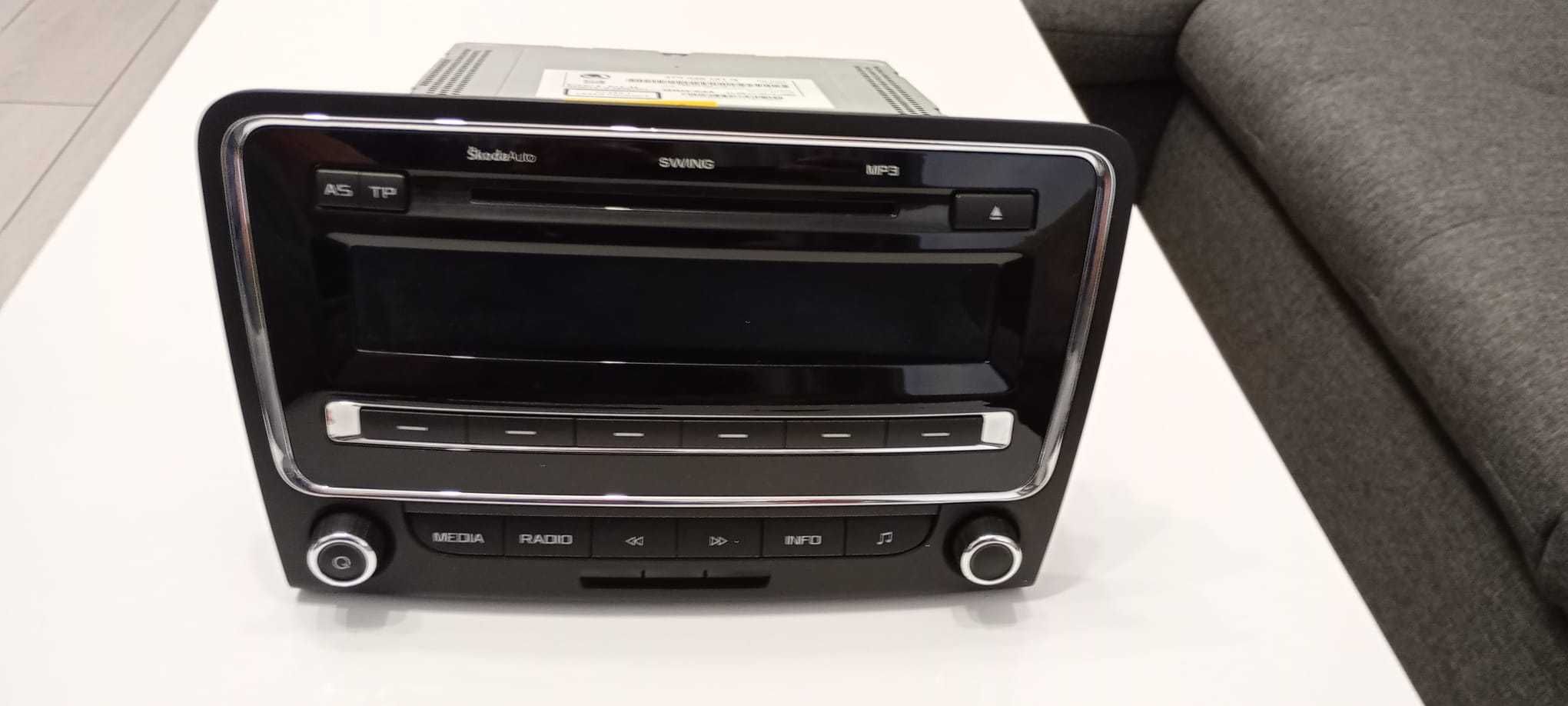 Skoda Superb II radio DELPHI GRO-633