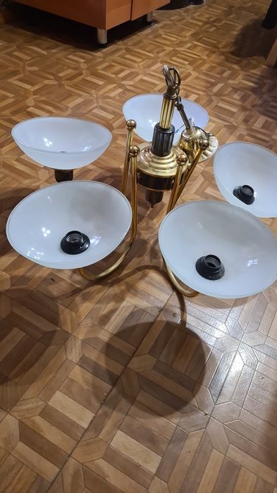 Продам люстру 5 рожковую