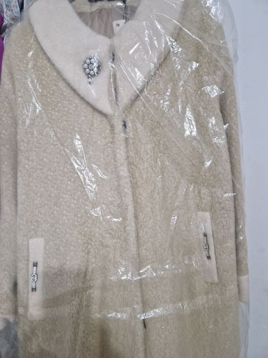 Белый пальто новый