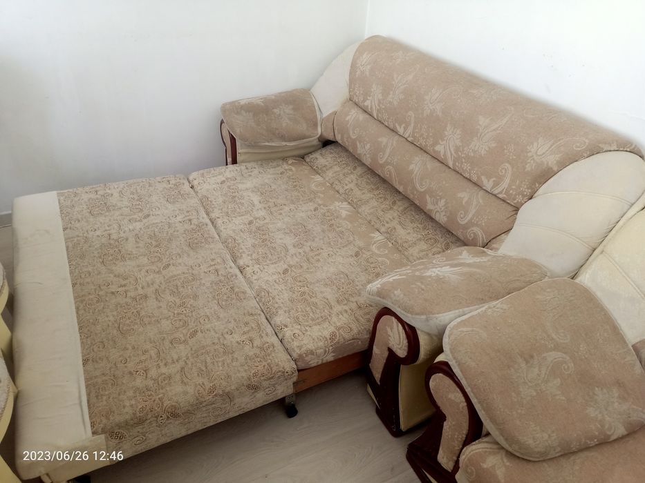 Диван, софа и кресло. В хорошем состоянии.