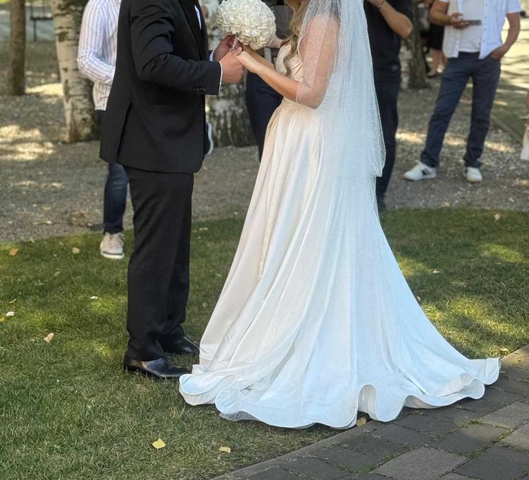 Rochie mireasa cu trena