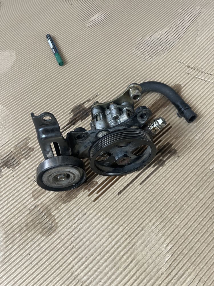 Pompa servo toyota rav 4, 2 litri