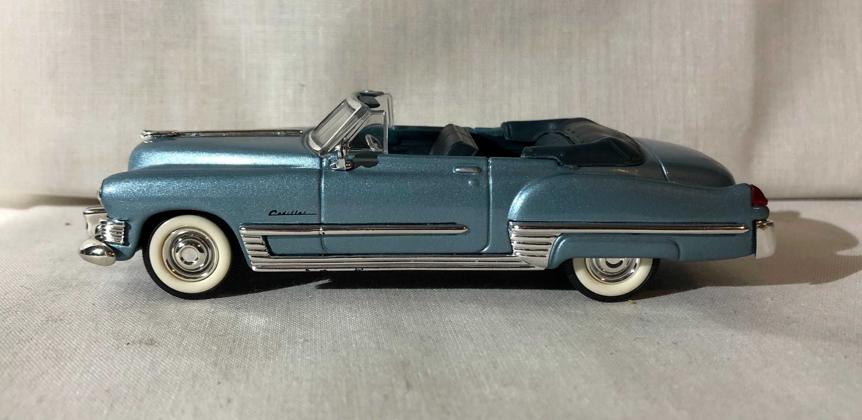 Macheta Cadillac Coupe DeVille 1949 sc 1 43 Road Signature Diecast