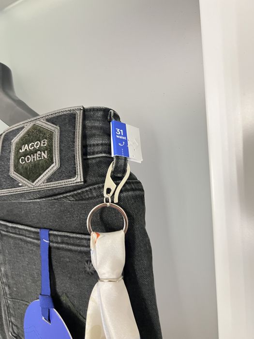 Нов модел дънки Jacob Cohen.С етикети,всичко.Налични всички размери.