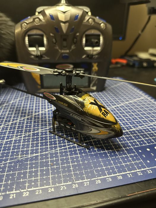 Aeromodel elicopter JAMARA X-RAY 2.4 GHz complet echipat