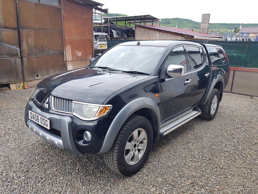 Dezmembrari dezmembrez  Mitsubishi L200 2.5 Diesel 2006-2015