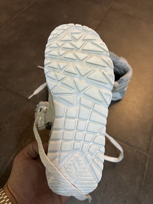 Adidasi sketchers imblaniti marimea 32