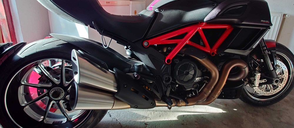 Ducati Diavel Carbon 2015
