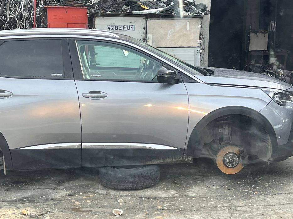 Dezmembrez Peugeot 3008 2018