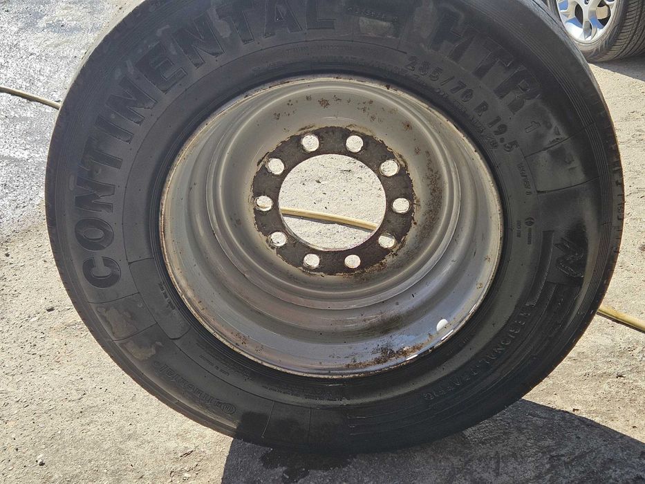 Гуми с джанти 285/70/19.5
