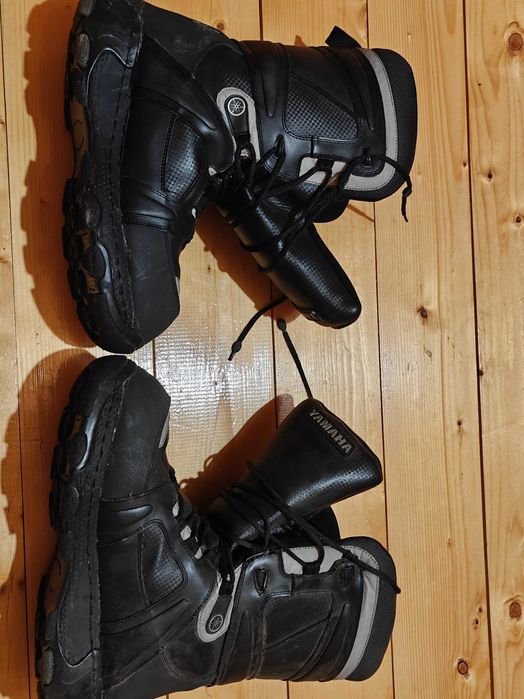 Обувки за моторна шейна