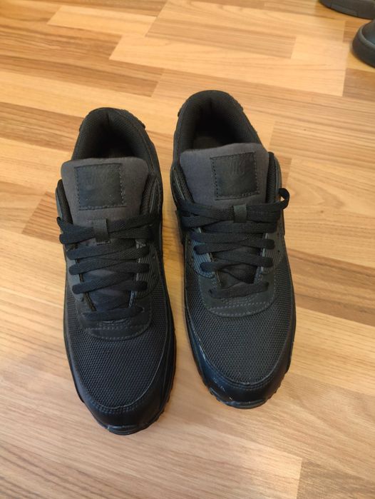 Adidasi Nike Air Max nr 44 noi