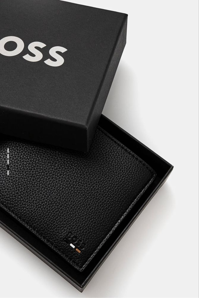 Портмоне BOSS чисто ново