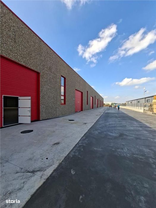 Hala 300 mp + curte betonata 300 mp, ideal fabrica