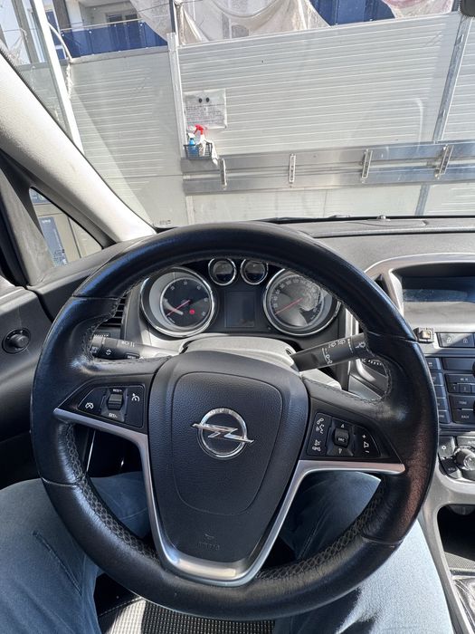 Vand opel astra j