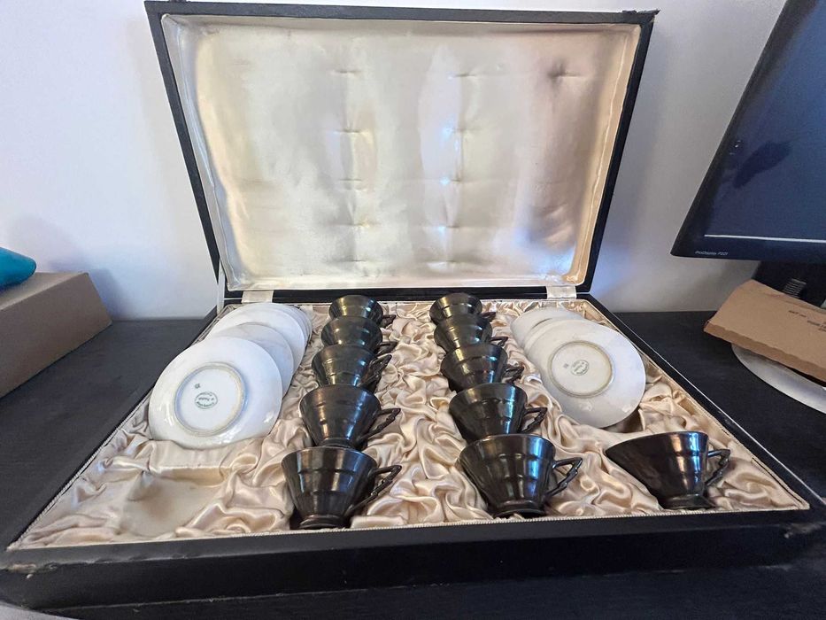 Set cesti de portelan pentru cafea