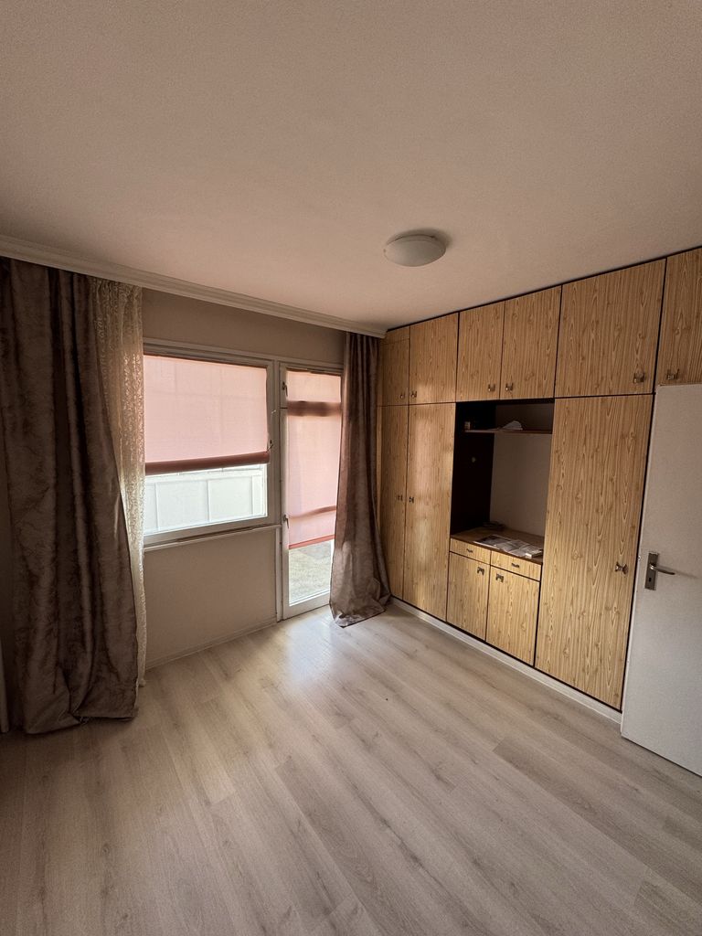 Продава се Двустаен апартамент в Пловдив, Южен - 54 кв.м за 1612 €/кв.м - Снимка #3