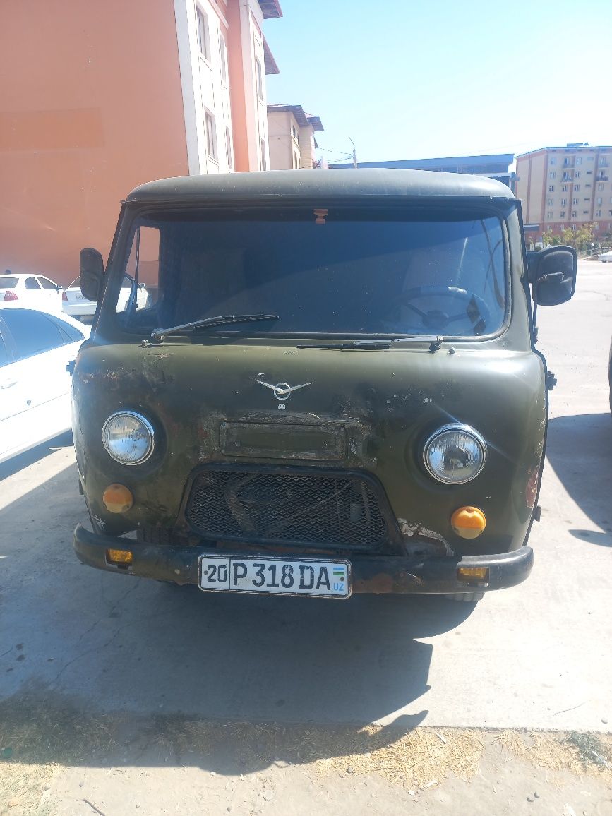 Uvazik sotiladi.