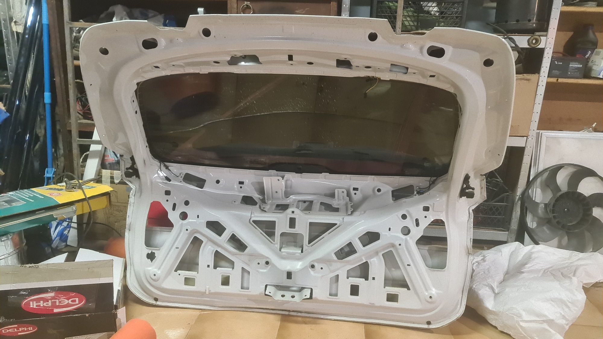 BMW F48  задно стъкло
