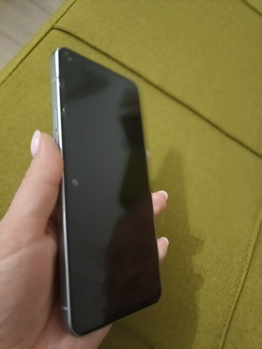 Vând telefon Oppo Reno 6 - 5 G