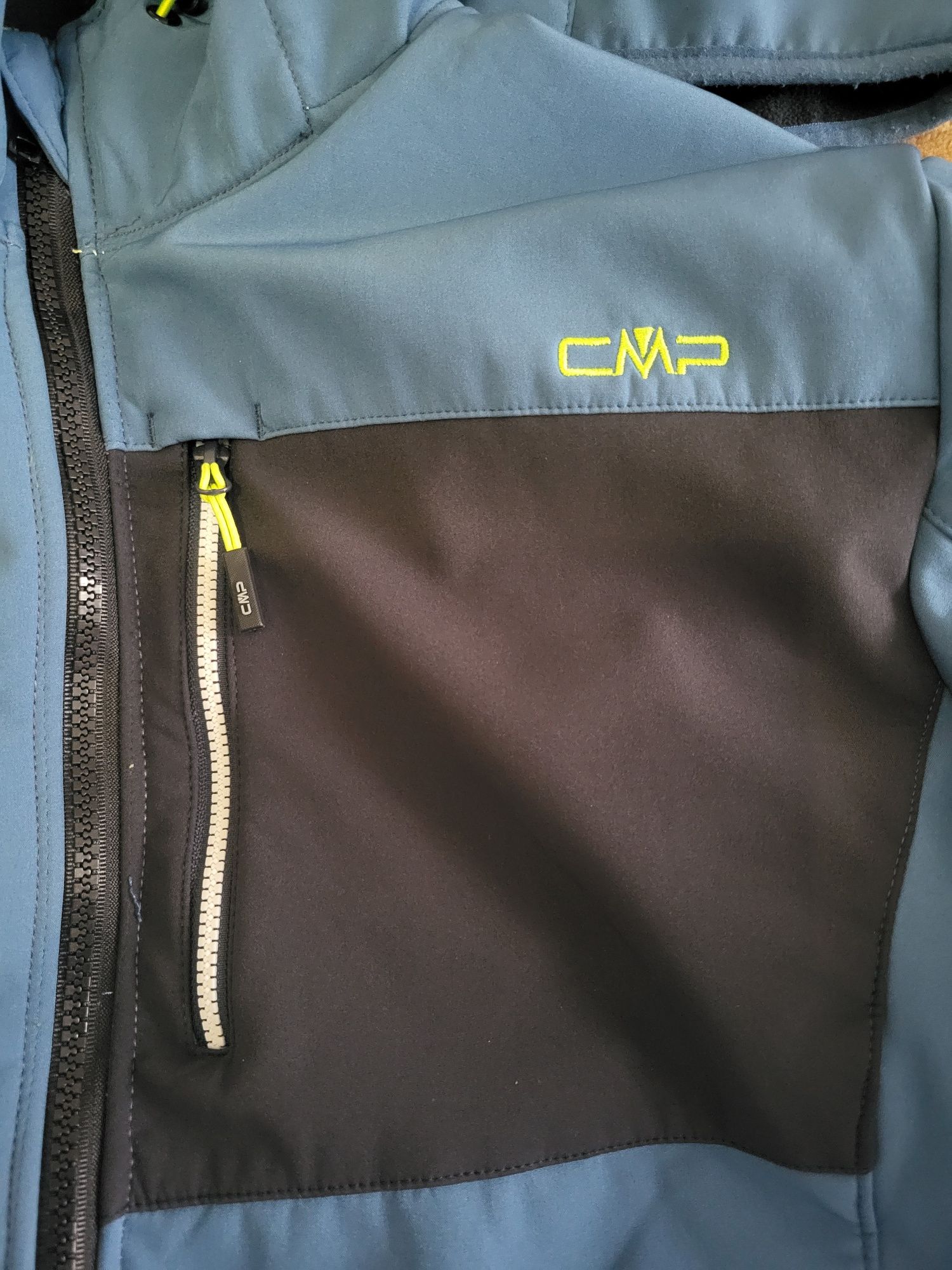 Jacheta Trekking CMP marimea 50(M) și 58(XL) drumeție,  munte