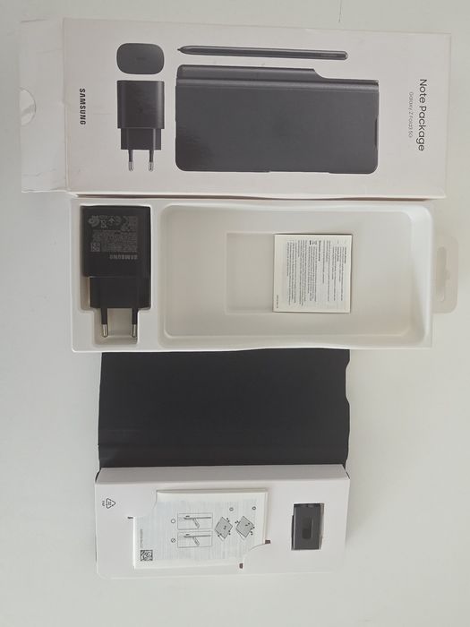 Husa Samsung Galaxy Z Fold 3