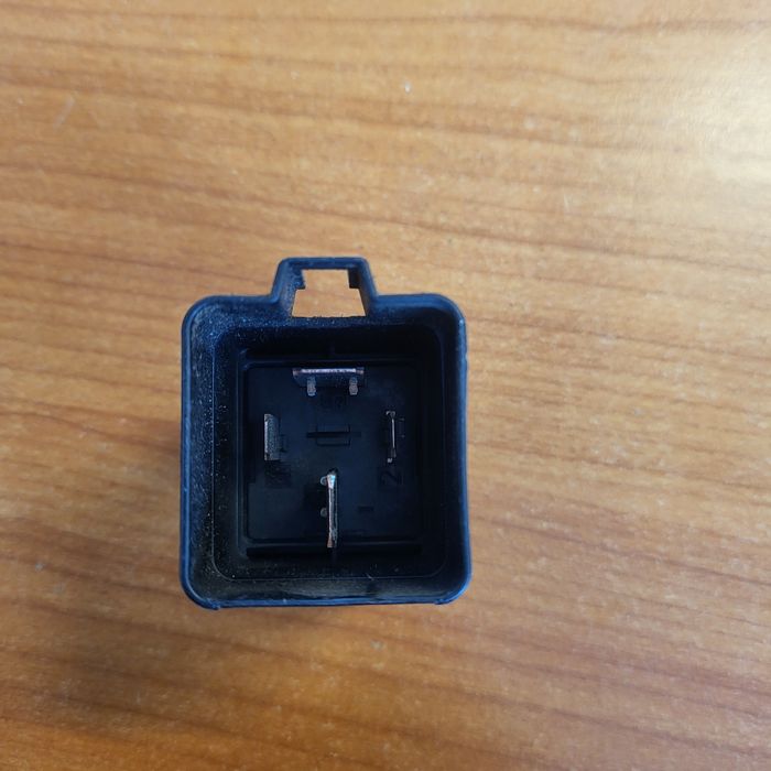 Releu unitate control BMW G30 V23136-J1004-X85