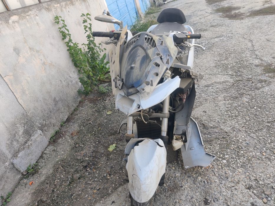 Vând scuter sym  avariat
