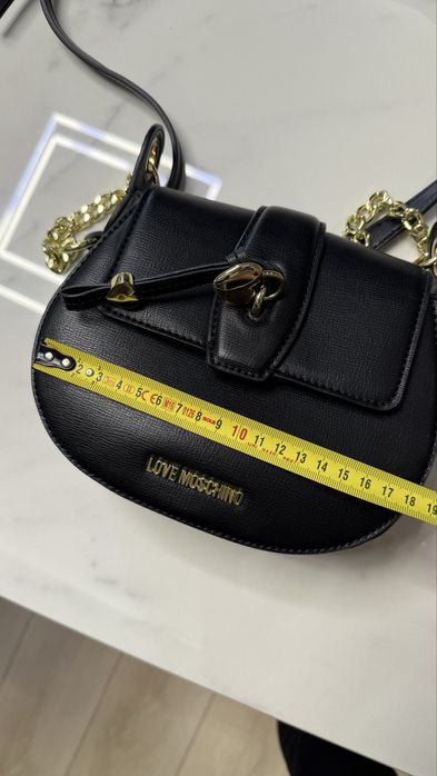 Чанта на Love moschino