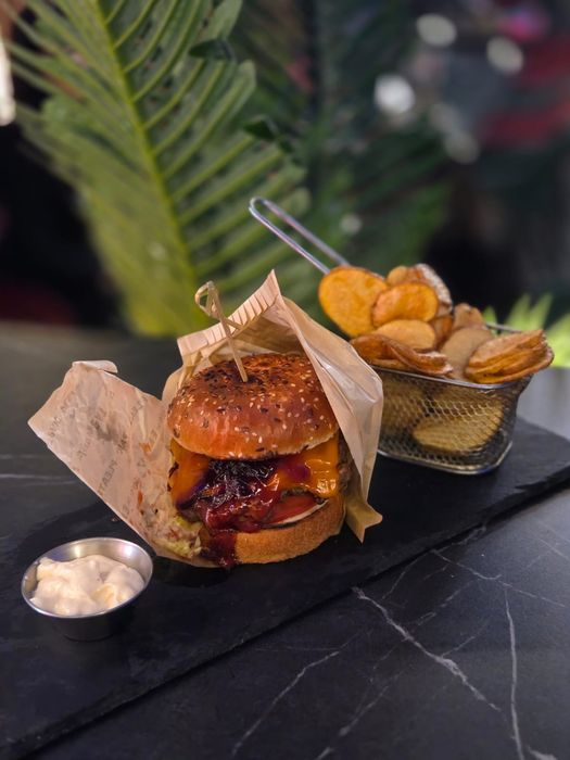 Evenimente de neuitat la JUNGLE Bistro-spațiu 30-35 persoane