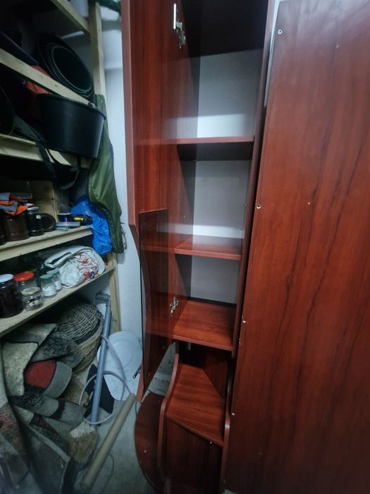 Vând mobila de sufragerie