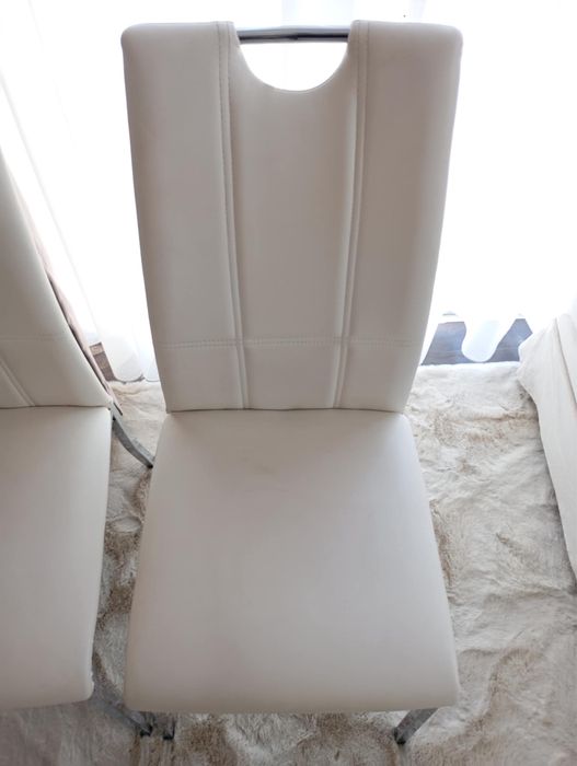 4 трапезни стол - общо 140 лв.