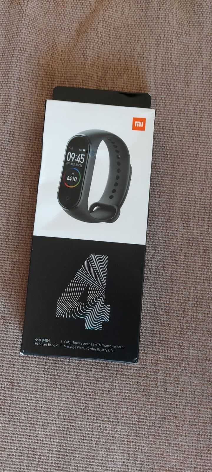 Фитнес гривна Xiaomi Mi Band 4