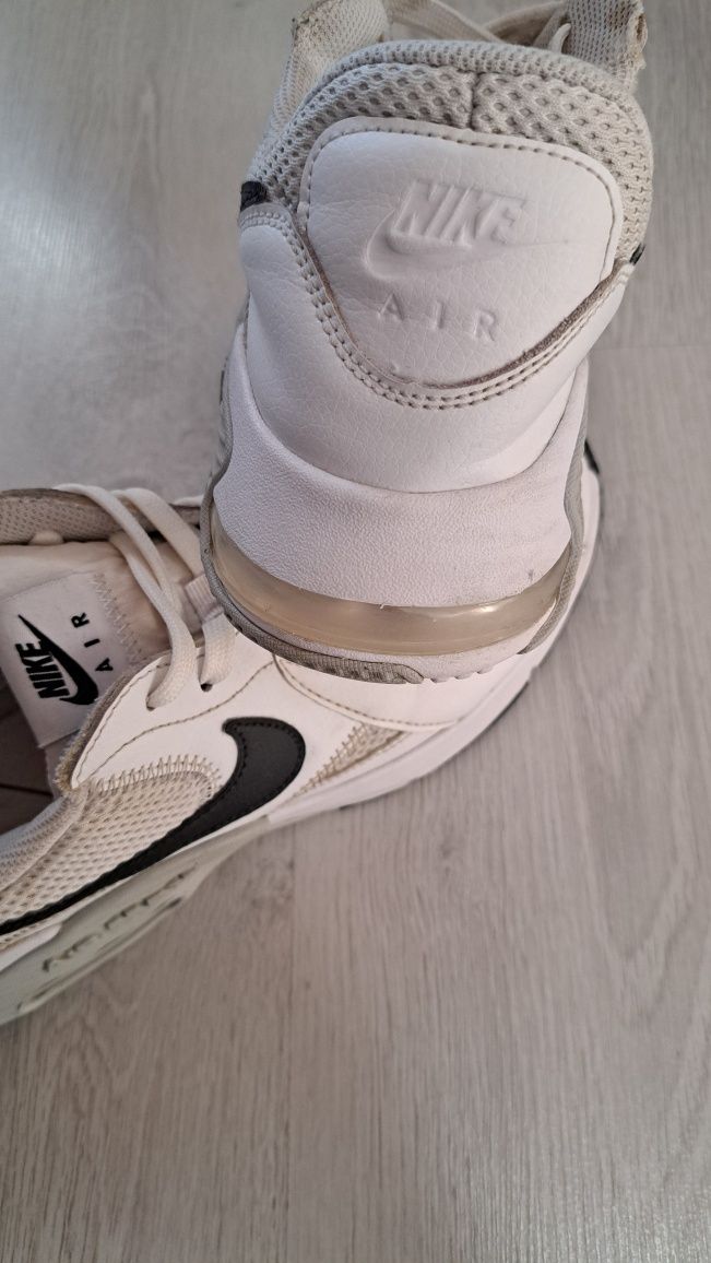 Vând adidasi Nike Air Max Excee mărimea 42,5