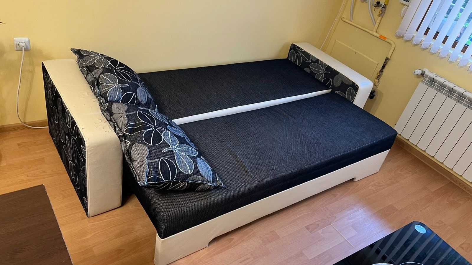 Диван 230cm x 83cm x 40cm